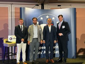 Airam Rodríguez, CEO de Híades Business Patterns, participó en la sesión de Training & Technical compartiendo escenario con Sergio Cabrera Bona, que presentó el proyecto EGNOS, y Jan-Niklaas Brons